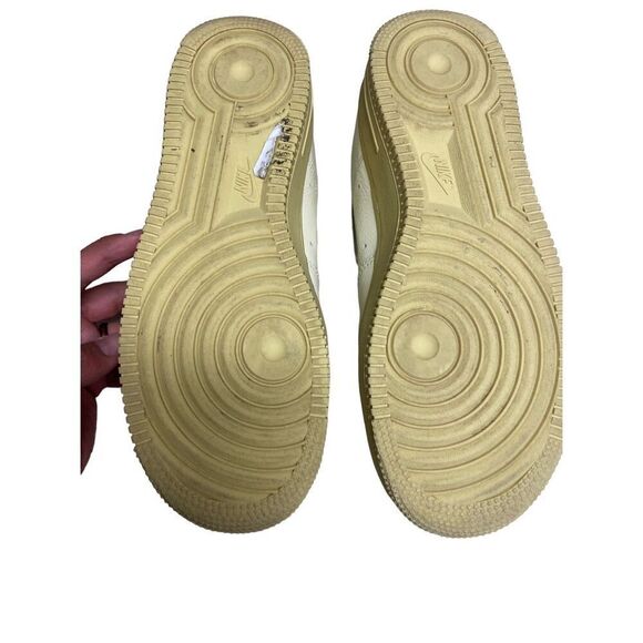 Nike Women's Air Force 1 '07 in Coconut Milk Size 7 - Picture 6 of 7